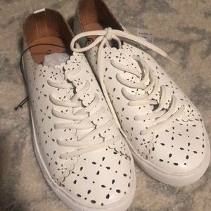 Torrid 8.5 wide width sneakers